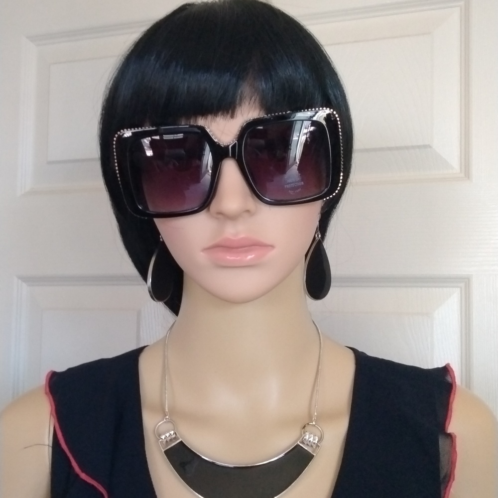 Aéropostale black over sized square sunglasses